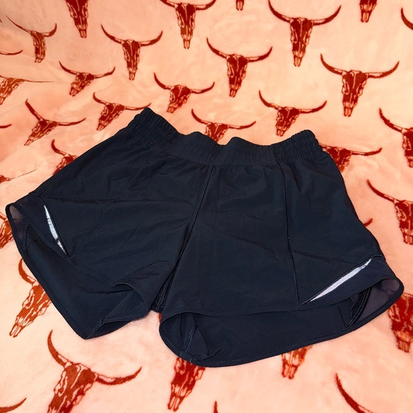 Hotty Hot High-Rise Lined Short 4" Size 4 in True Navy - Picture 6 of 10